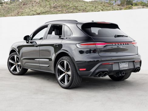 Used 2023 Porsche Macan image 3