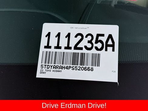 Used 2023 Toyota Highlander Limited FWD image 31