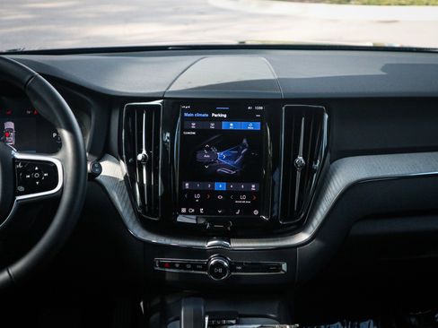 Used 2025 Volvo XC60 B5 Plus w/ Climate Package image 30