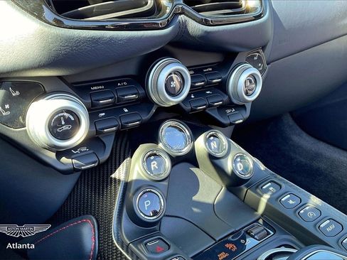 Used 2021 Aston Martin V8 Vantage Roadster image 26