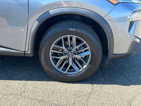 Used 2024 Nissan Rogue S image 6