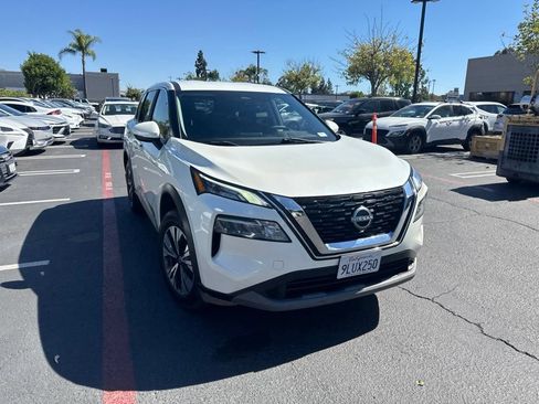 Used 2023 Nissan Rogue SV AWD/4WD image 4