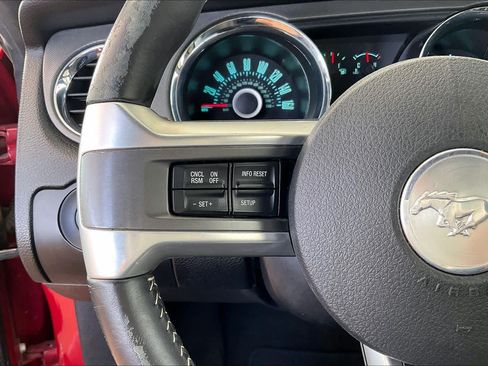 Used 2013 Ford Mustang Coupe RWD image 21