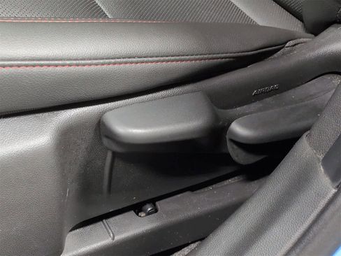 Used 2024 Chevrolet Trax RS w/ Sunroof Package image 18