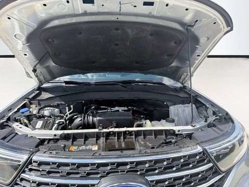 Used 2022 Ford Explorer XLT w/ Equipment Group 202A RWD image 37