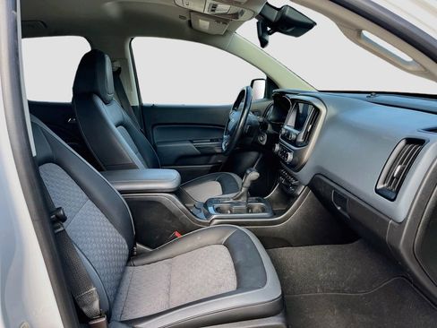 Used 2021 Chevrolet Colorado Z71 w/ Safety Package AWD/4WD image 28