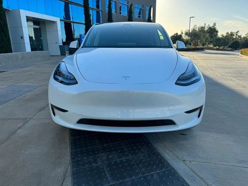 Used 2023 Tesla Model Y 2WD image 2