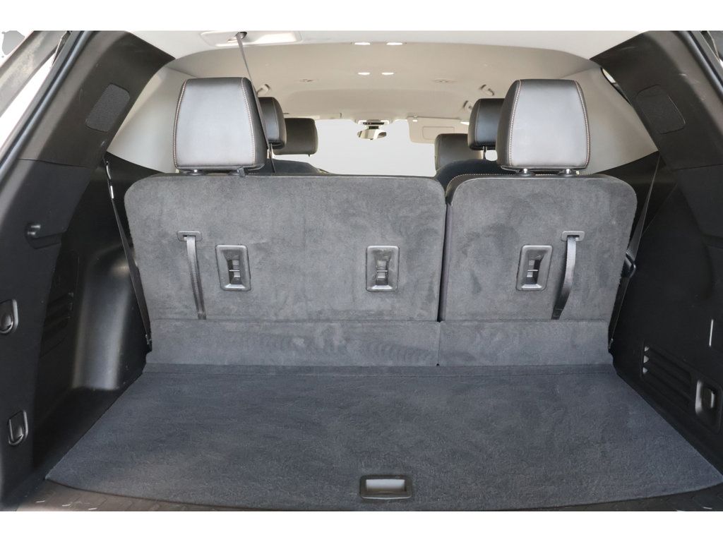 Used 2021 Chevrolet Traverse LT FWD image 28