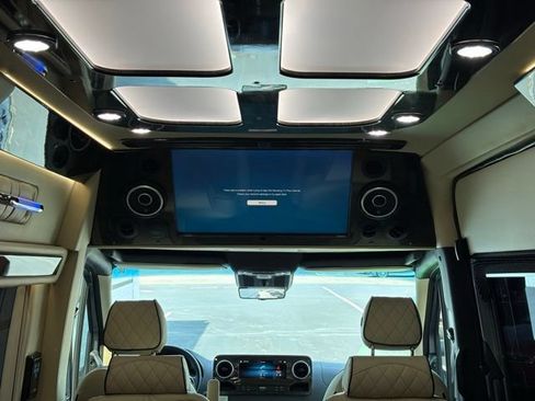 Used 2023 Mercedes-Benz Sprinter 3500 w/ Parking Package image 6