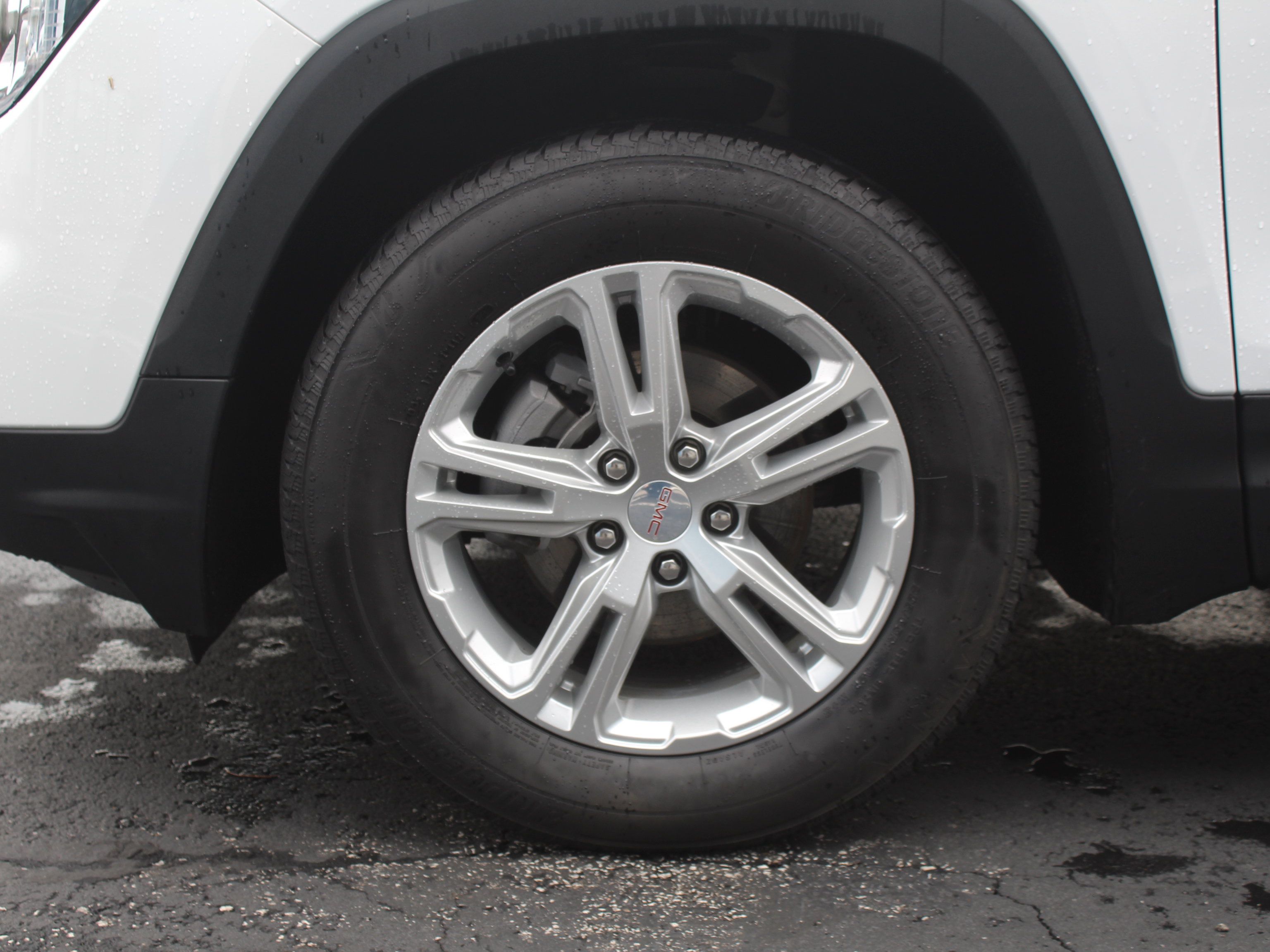 Used 2024 GMC Terrain SLE AWD/4WD image 31