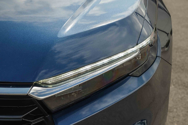 Used 2025 Honda CR-V LX image 9