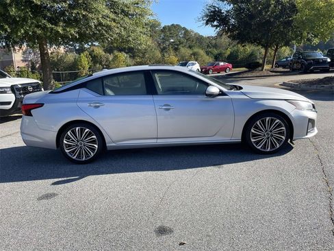 Used 2023 Nissan Altima 2.5 SL image 5