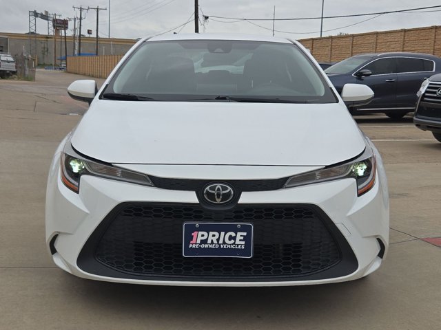 Used 2021 Toyota Corolla LE FWD image 2