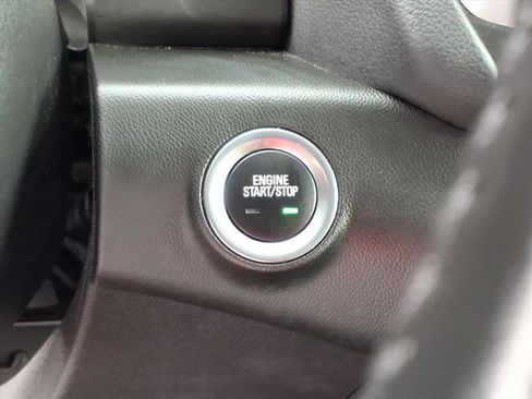 Used 2022 GMC Terrain SLT image 17