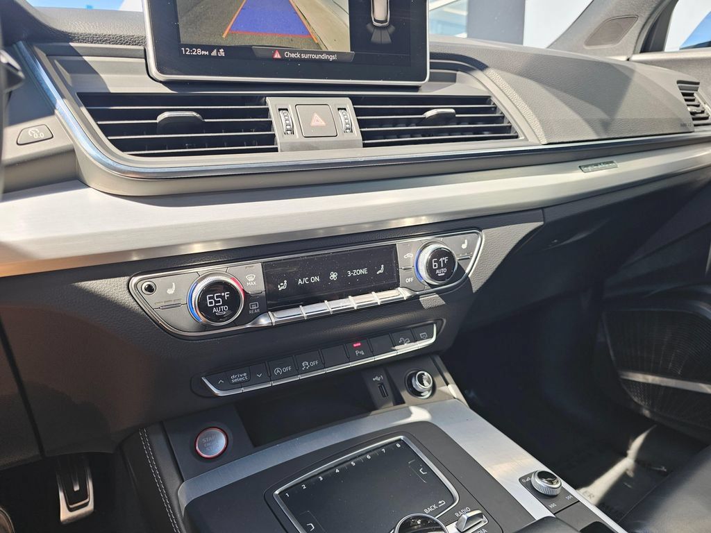 Used 2018 Audi SQ5 Premium Plus w/ Navigation Package AWD/4WD image 29
