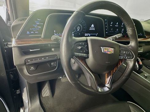 Used 2021 Cadillac Escalade ESV Premium Luxury image 11