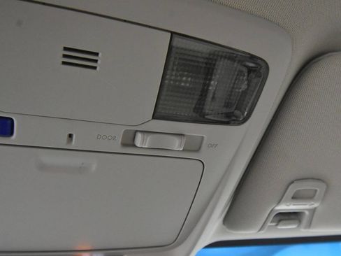 Used 2018 Subaru Legacy 2.5i Premium image 22