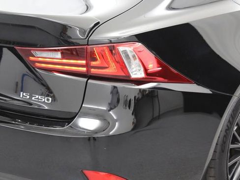 Used 2014 Lexus IS 250 RWD image 9