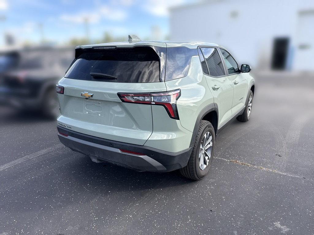 Used 2026 Chevrolet Equinox LT AWD/4WD image 4