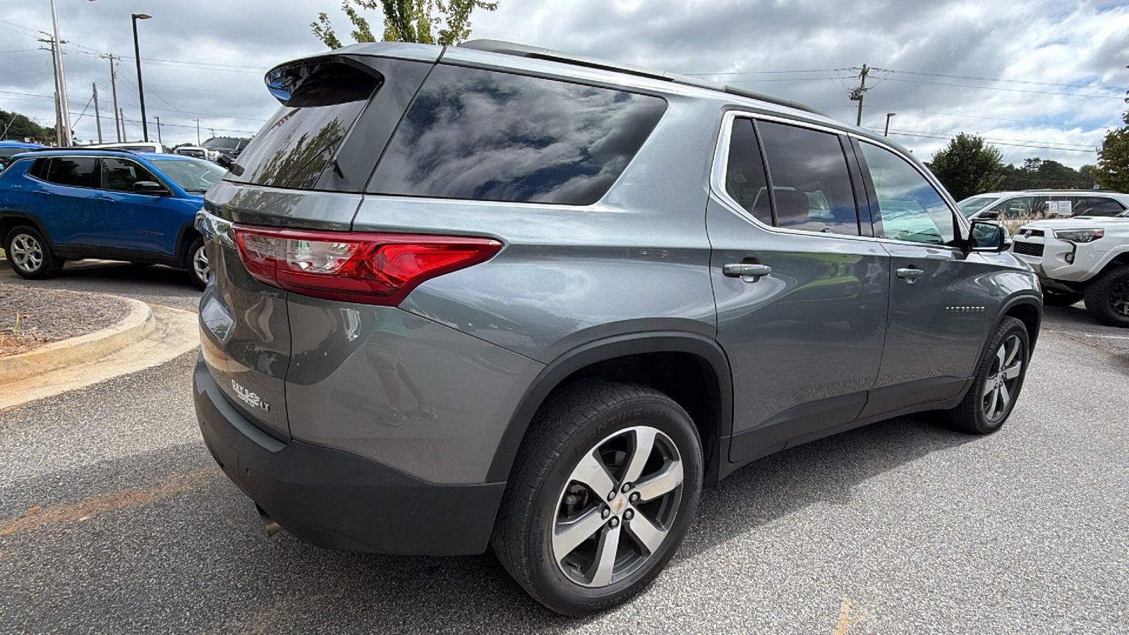Used 2019 Chevrolet Traverse LT w/ LT Premium Package FWD image 8