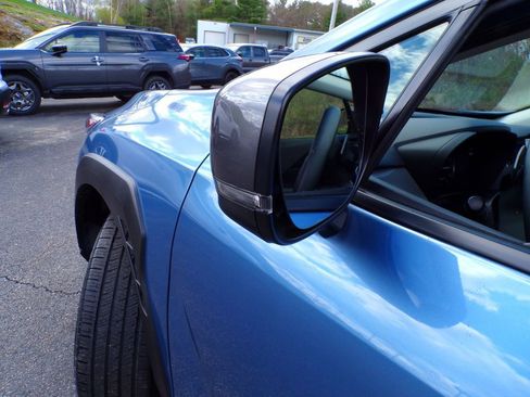 Certified 2024 Subaru Crosstrek 2.0i Premium image 4