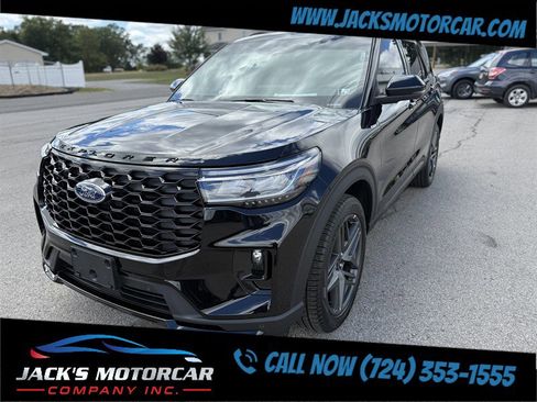 Used 2025 Ford Explorer ST-Line w/ Premium Package image 3