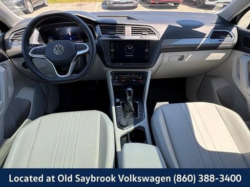 Used 2023 Volkswagen Tiguan SE w/ Panoramic Sunroof Package AWD/4WD image 16