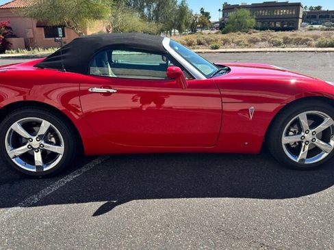 Used 2007 Pontiac Solstice w/ Premium Package image 10