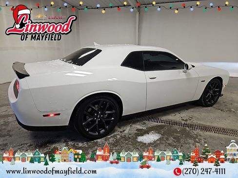 Used 2023 Dodge Challenger R/T w/ Plus Package image 2