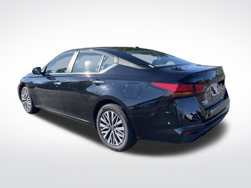 Used 2025 Nissan Altima 2.5 SV AWD/4WD image 12