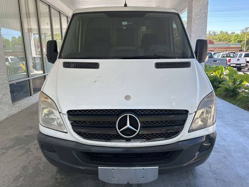 Used 2013 Mercedes-Benz Sprinter 2500 image 2