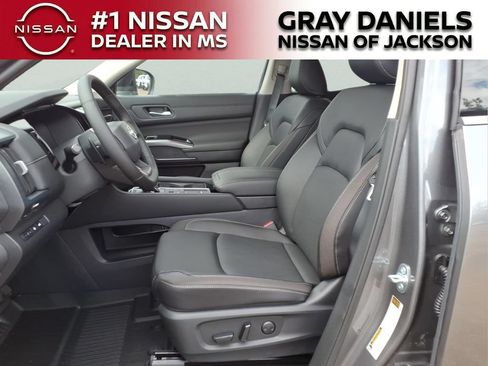New 2026 Nissan Pathfinder SL FWD image 23