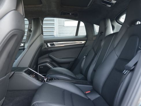 Certified 2023 Porsche Panamera GTS AWD/4WD image 32