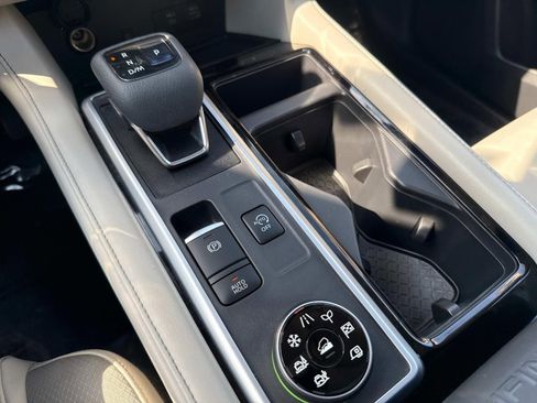 Used 2022 Nissan Pathfinder SL w/ SL Premium Package image 28