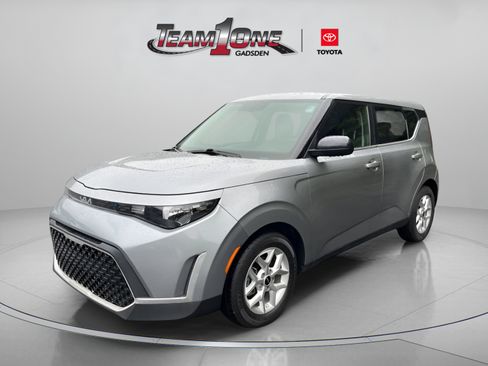 Used 2023 Kia Soul S FWD image 4