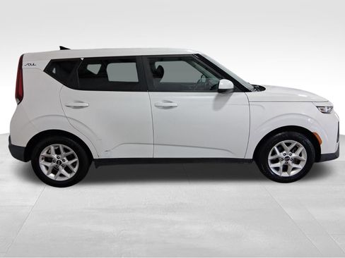 Used 2020 Kia Soul S FWD image 4
