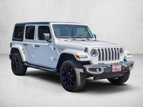 Used 2023 Jeep Wrangler Unlimited Sahara w/ Cold Weather Group AWD/4WD image 3