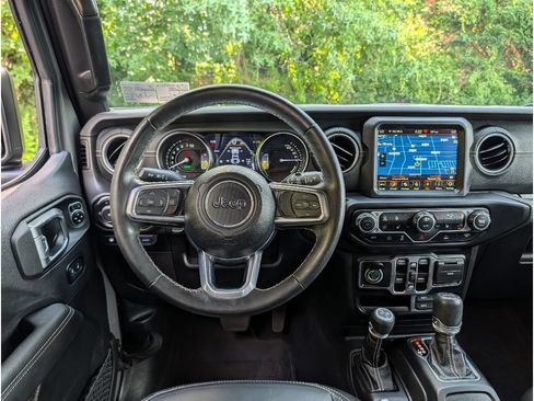 Used 2023 Jeep Wrangler Unlimited Sahara w/ Cold Weather Group AWD/4WD image 36