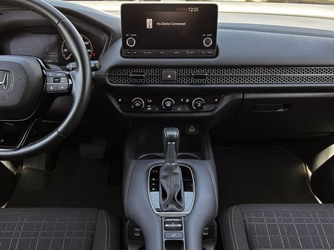 Used 2025 Honda HR-V Sport image 18