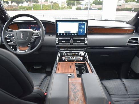 Used 2024 Lincoln Navigator Black Label image 22