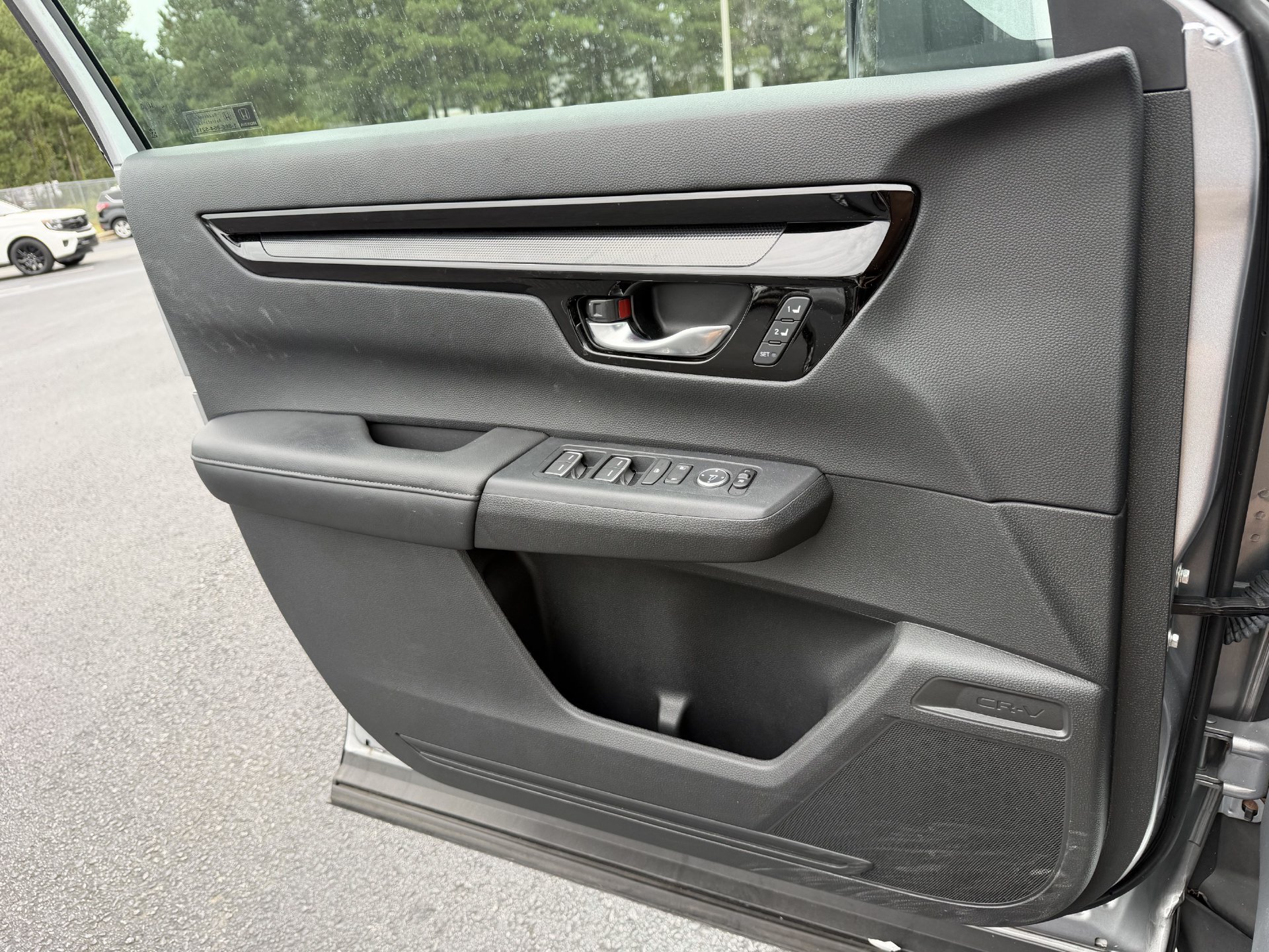 Used 2025 Honda CR-V EX-L image 11
