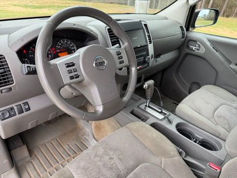 Used 2016 Nissan Frontier SV image 11