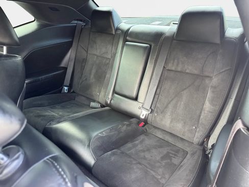 Used 2016 Dodge Challenger R/T Scat Pack w/ Leather Interior Group RWD image 11