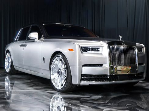 Used 2018 Rolls-Royce Phantom Sedan RWD image 12