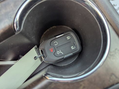 Used 2022 GMC Acadia Denali image 22