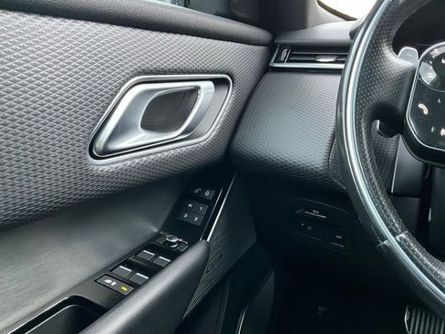 Used 2018 Land Rover Range Rover Velar R-Dynamic SE image 23