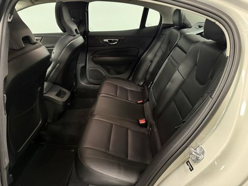 Used 2020 Volvo S60 T5 Momentum w/ Protection Package Premier image 17