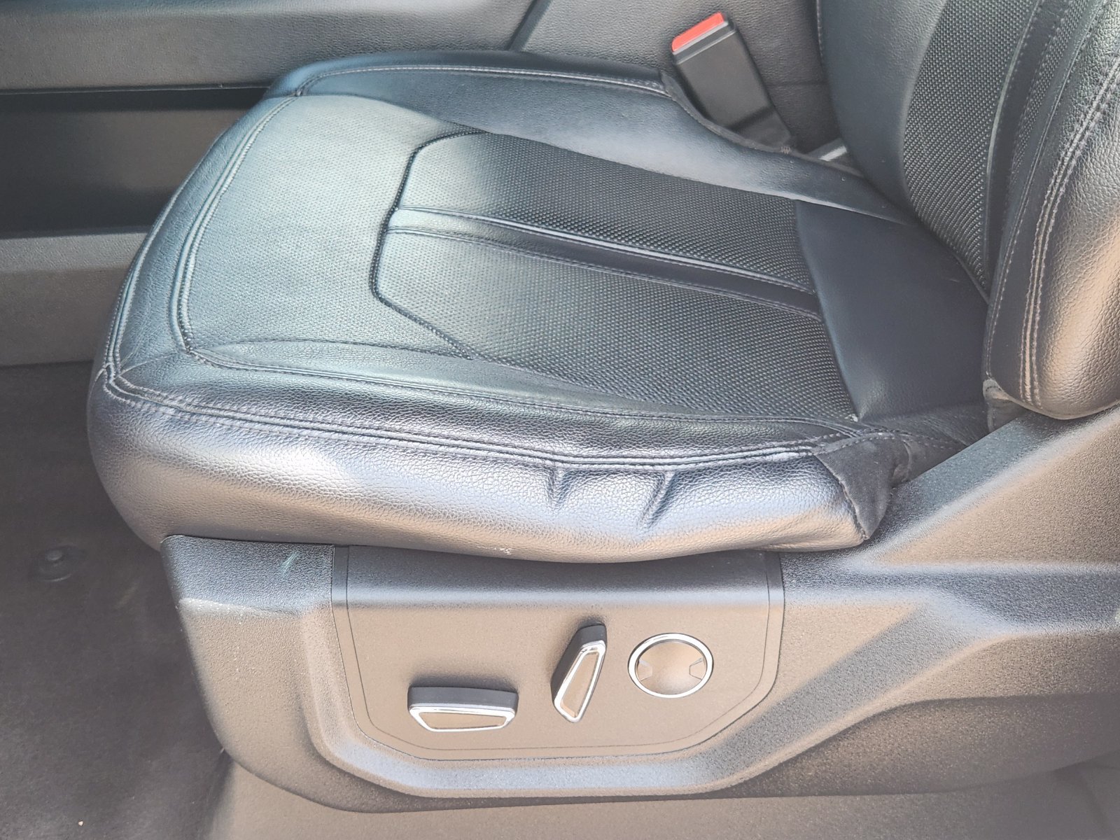 Used 2019 Ford Expedition Max Limited AWD/4WD image 27