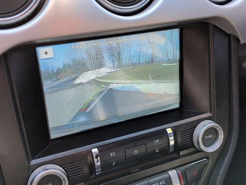 Used 2017 Ford Mustang Premium image 18