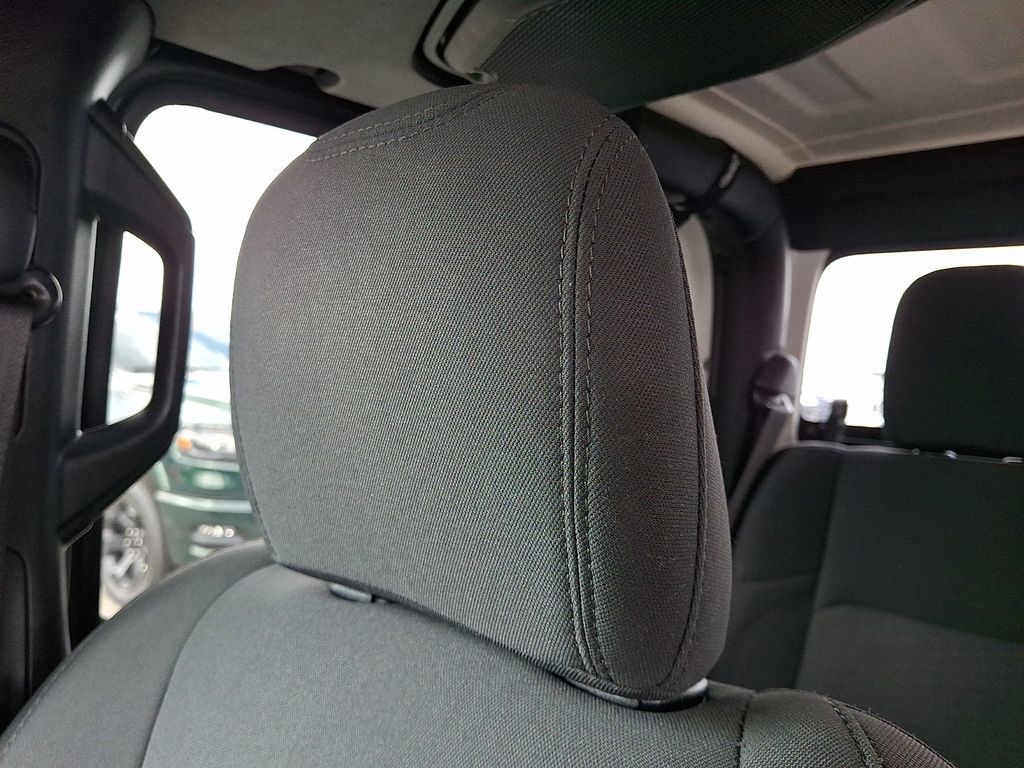 Used 2020 Jeep Gladiator Sport w/ Quick Order Package 24S AWD/4WD image 18